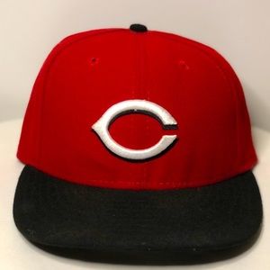 Cincinnati reds MLB baseball fitted cap